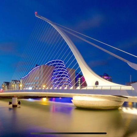 Modern Dublin City Centre Buitenkant foto